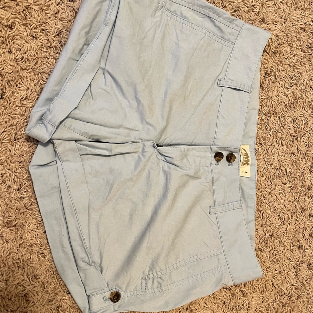 Baby blue size 6 Women’s Mountain Khakis shorts in perfect condition.